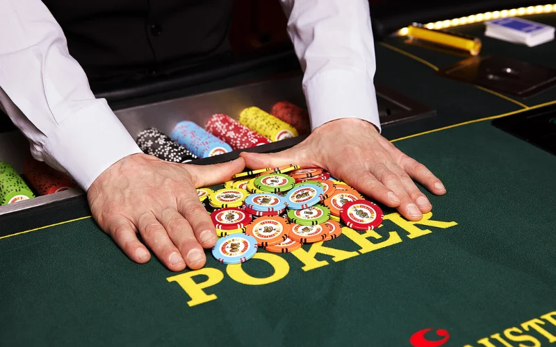 rummy poker game at trackcasino featured image